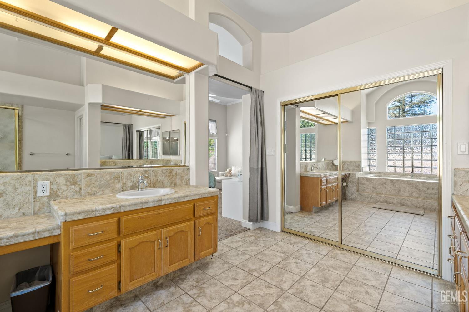 10904 Rockridge Way — photo 30