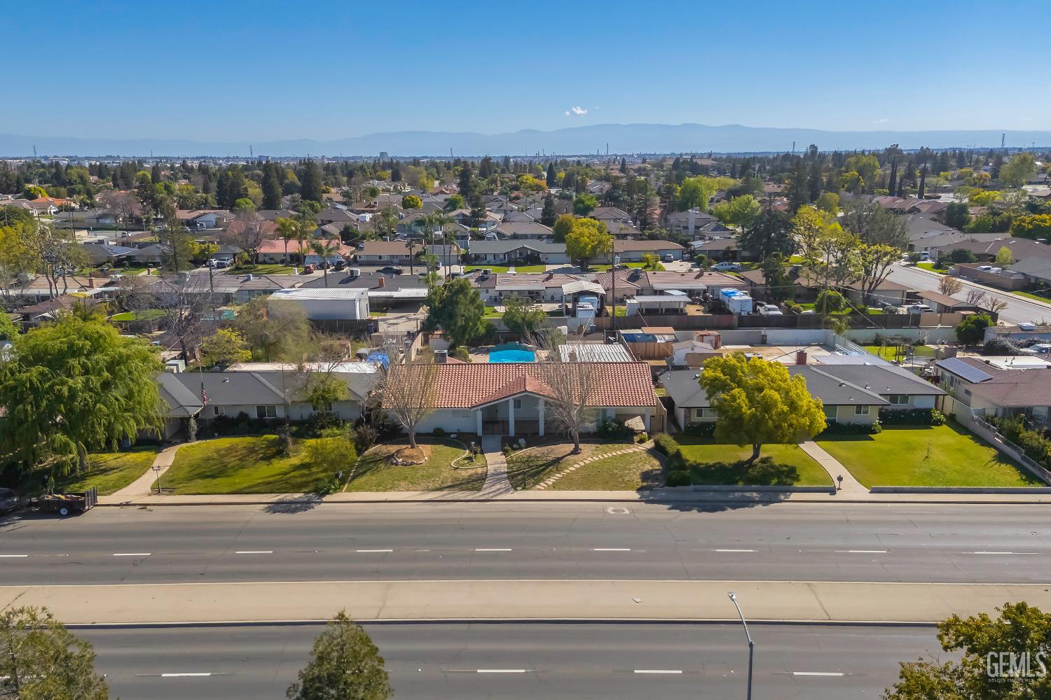 6101 Olive Drive — photo 4