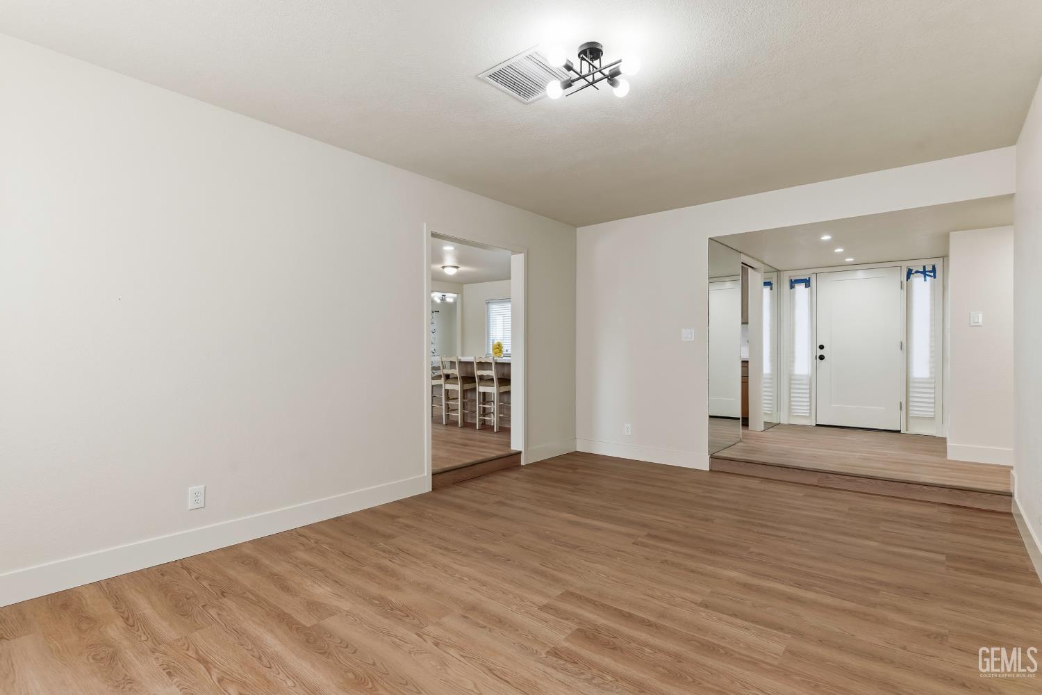 6101 Olive Drive — photo 15