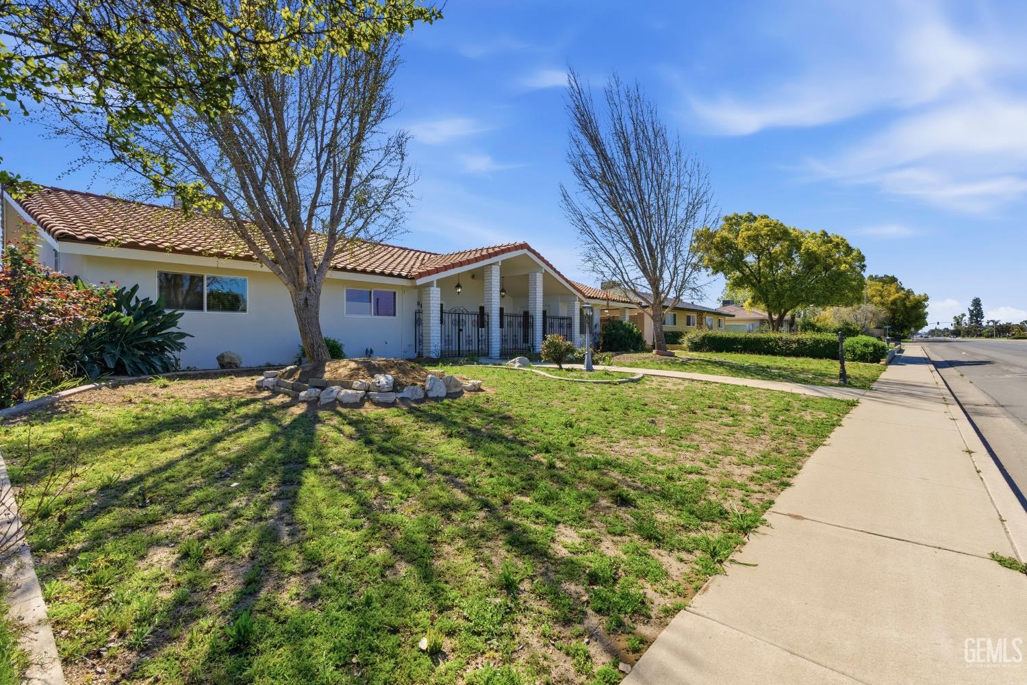 6101 Olive Drive — photo 5