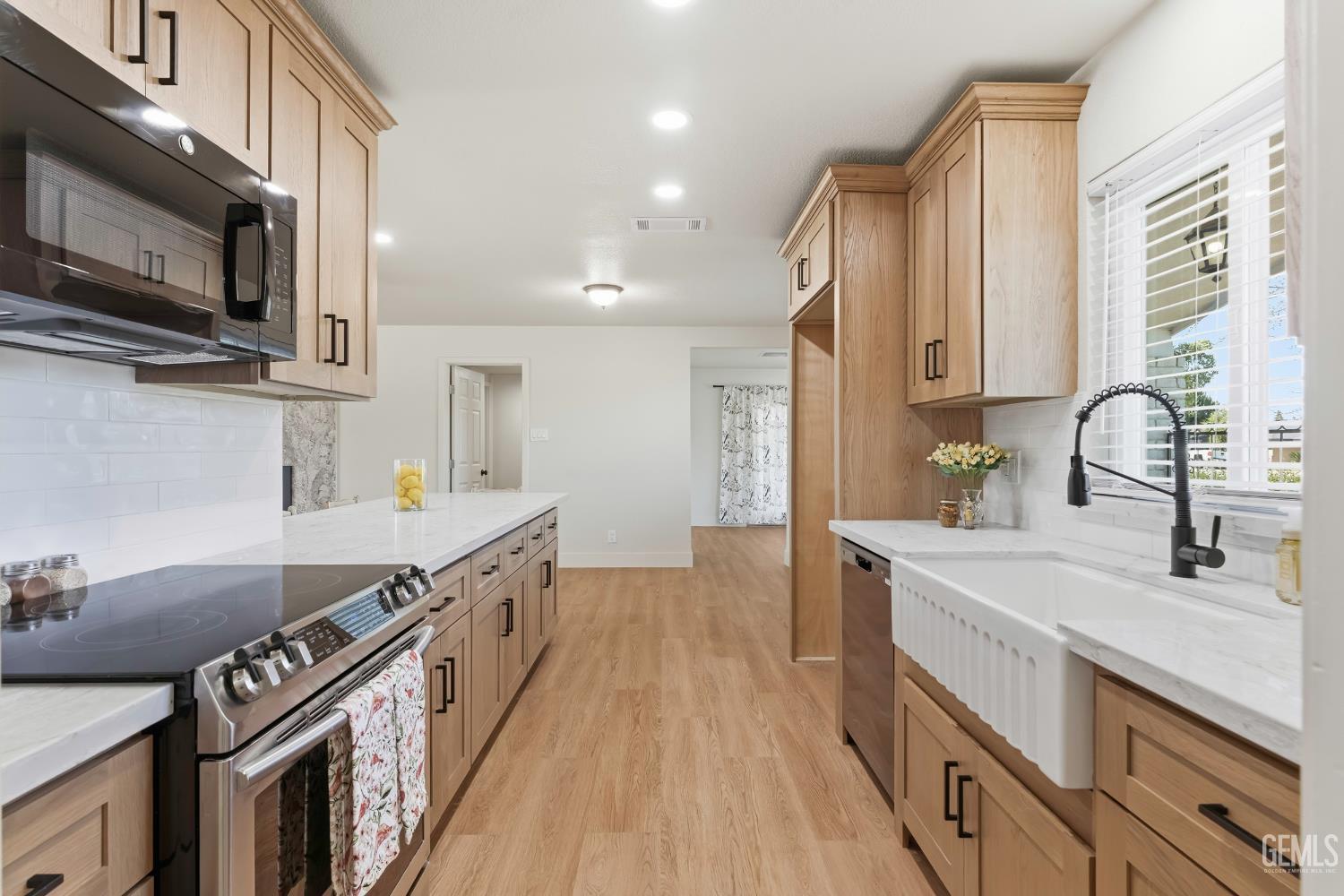 6101 Olive Drive — photo 17