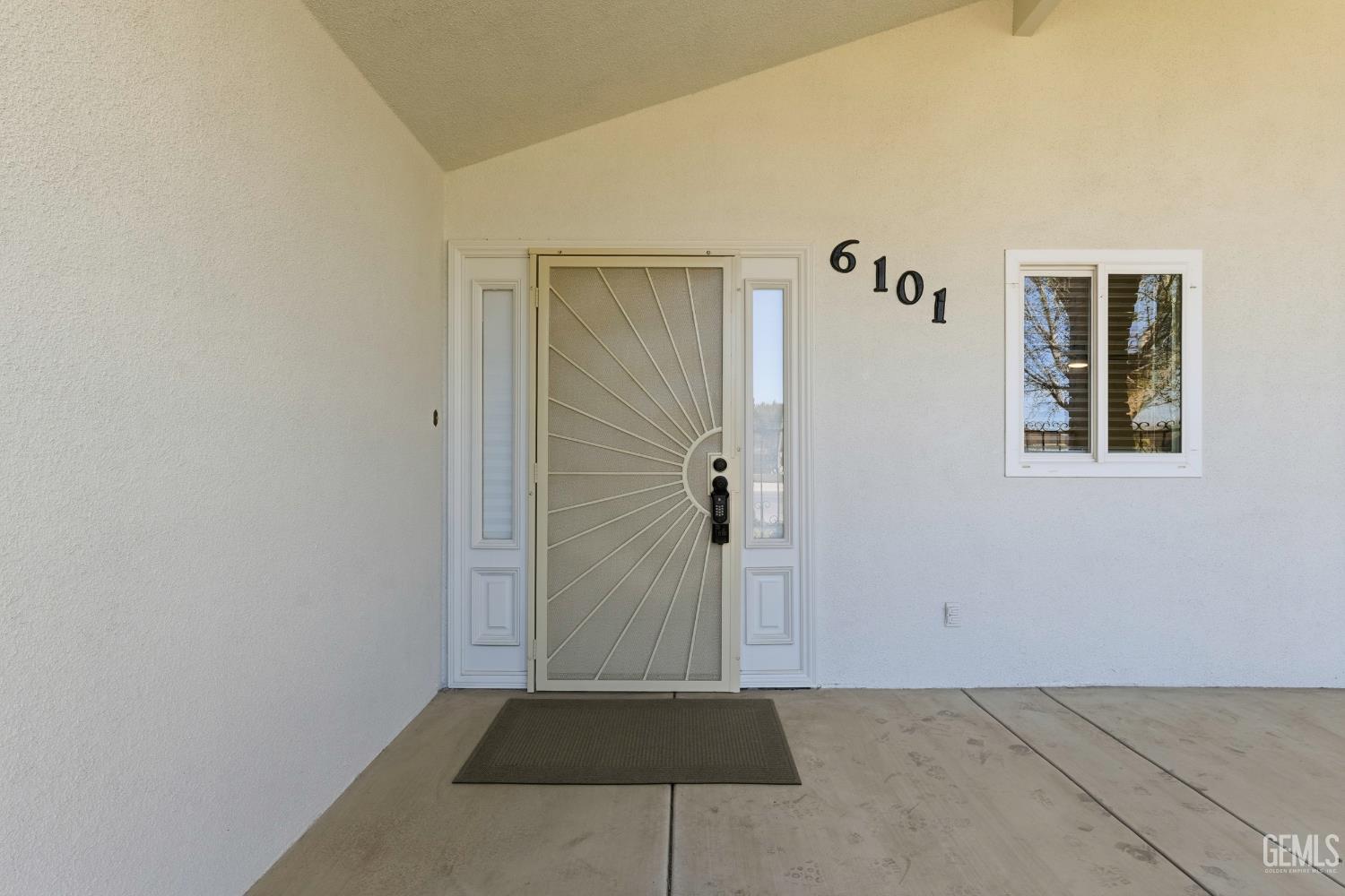 6101 Olive Drive — photo 9