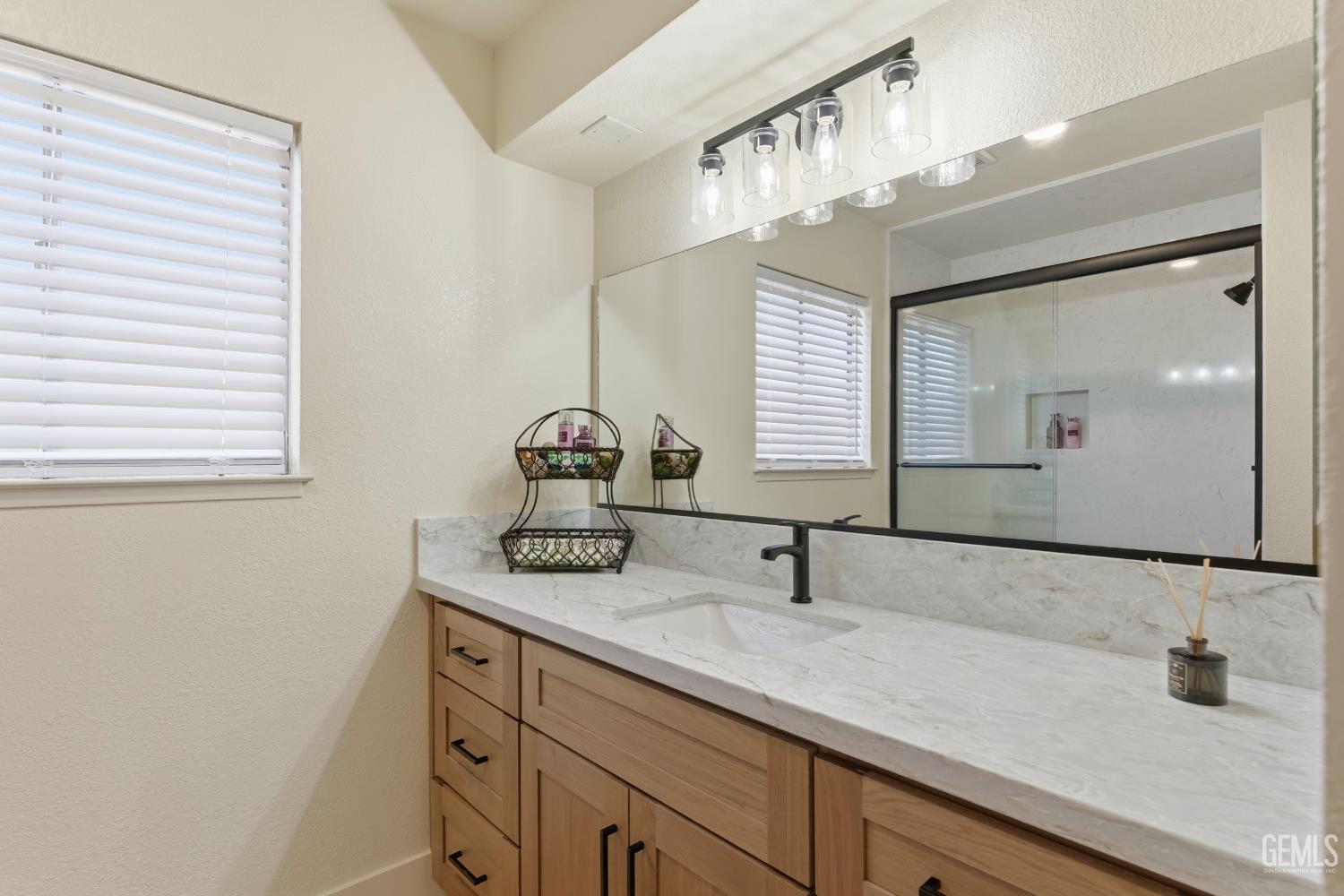 6101 Olive Drive — photo 38