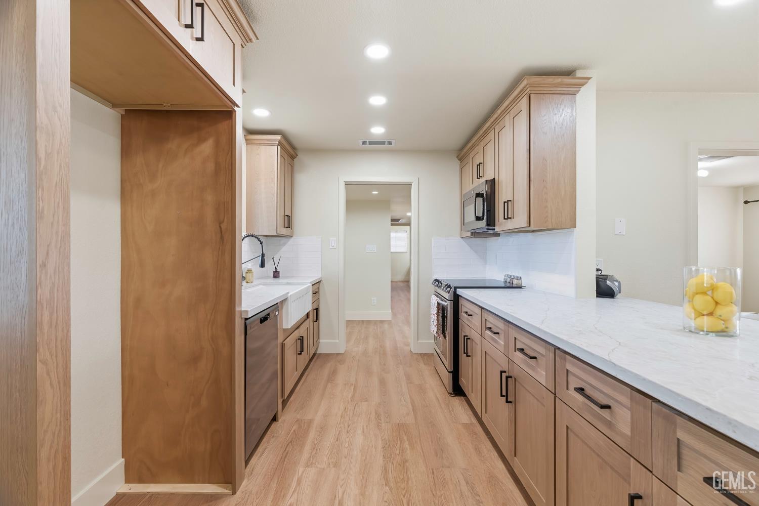 6101 Olive Drive — photo 18