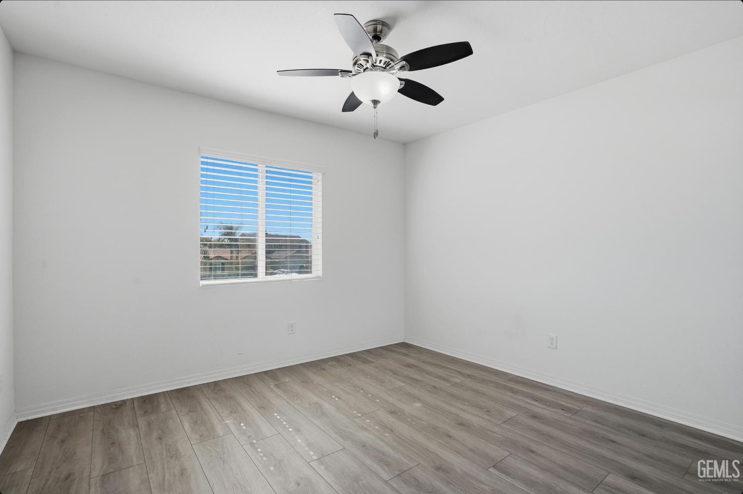 5406 Mensen Drive — photo 15