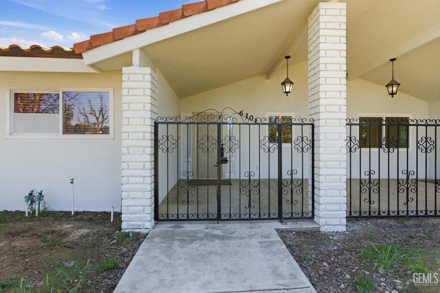 6101 Olive Drive — photo 8