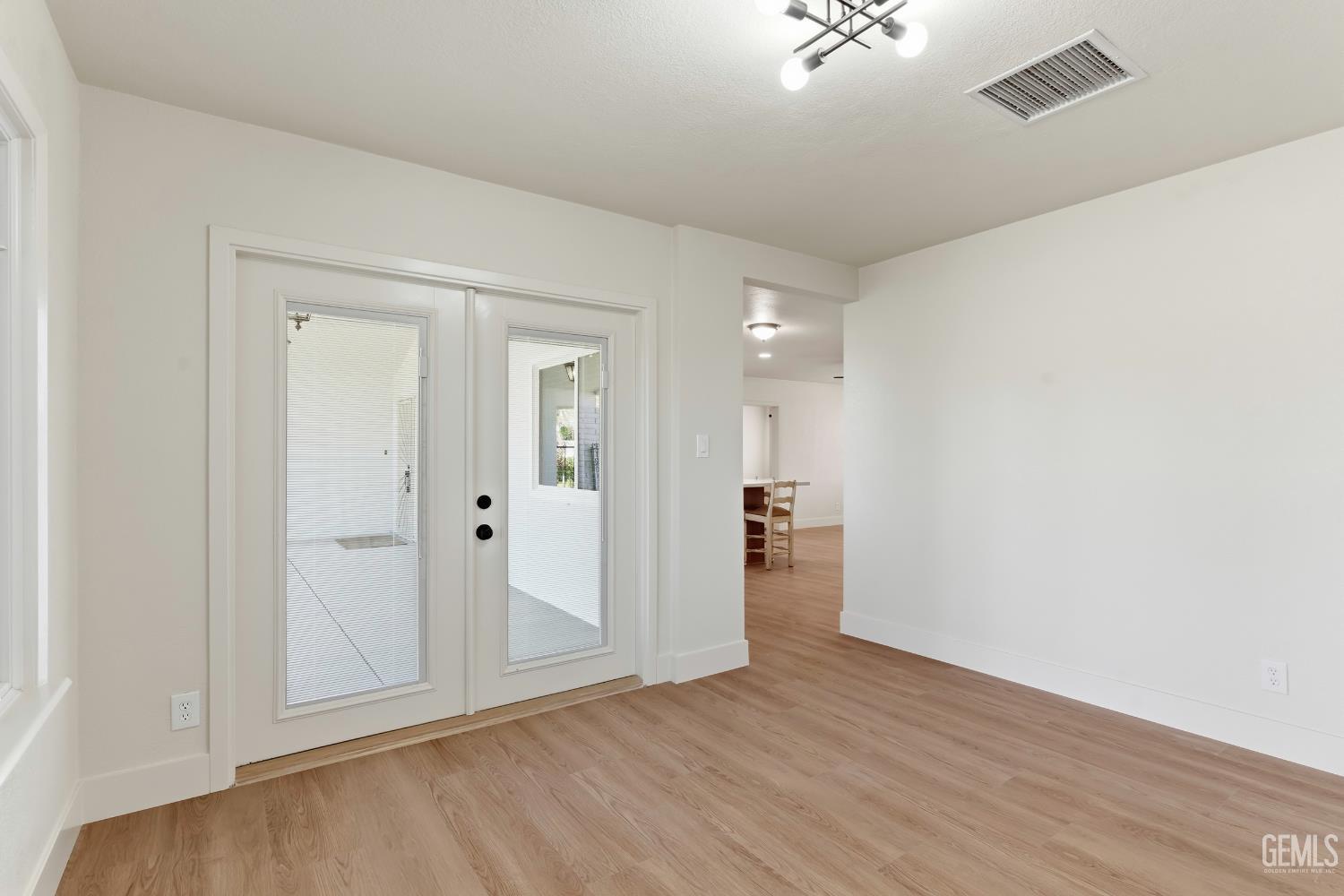 6101 Olive Drive — photo 27