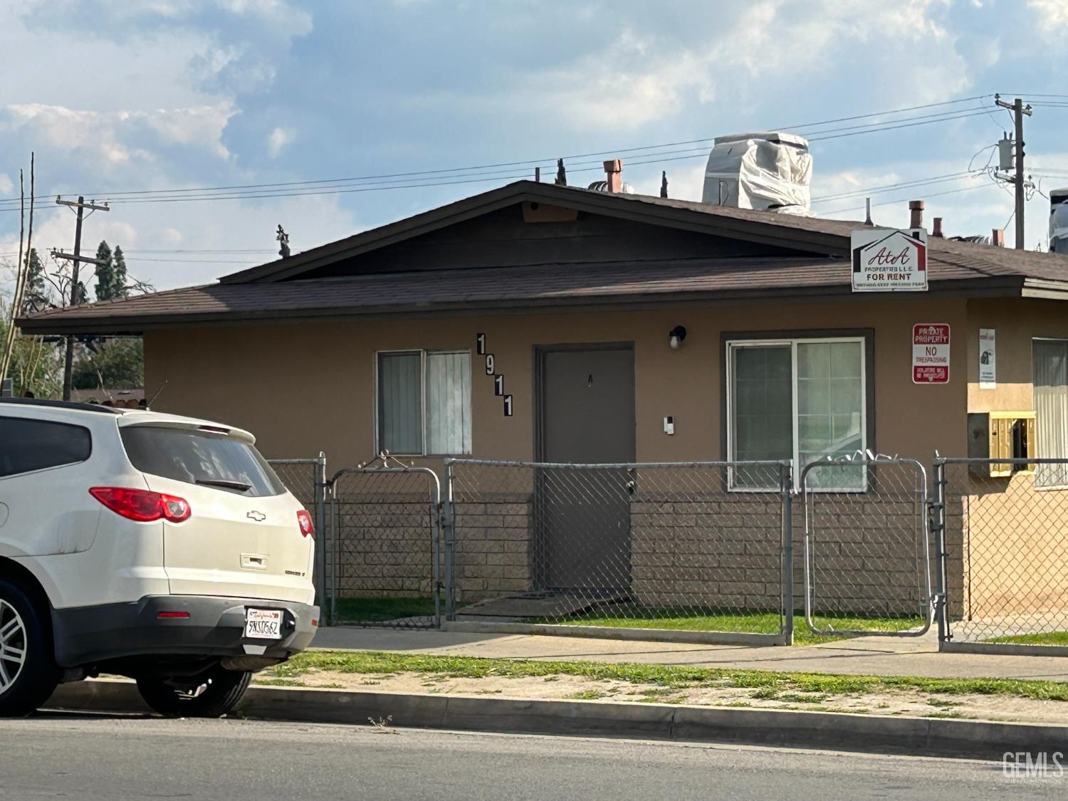 1911 Flower Street — photo 3