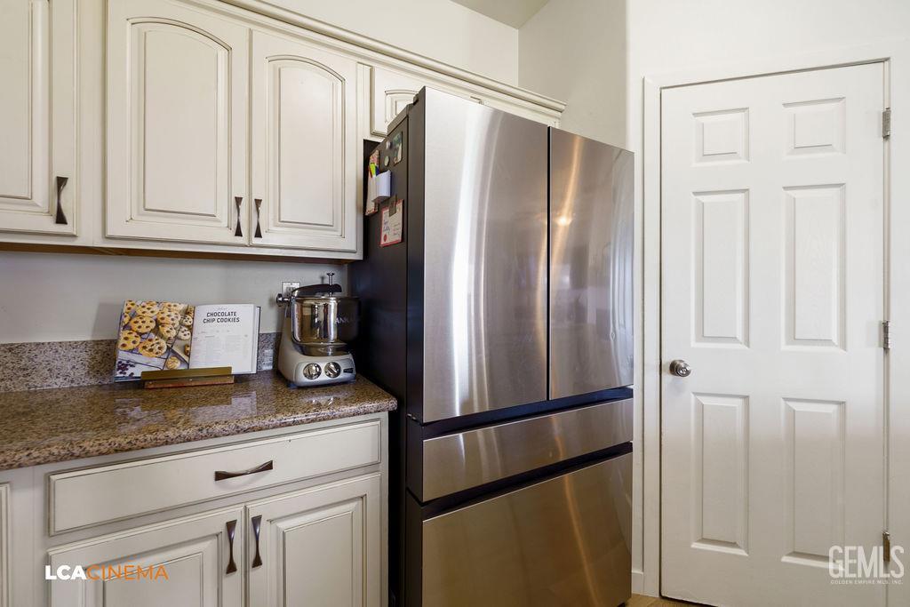 5305 Coronado Street — photo 10