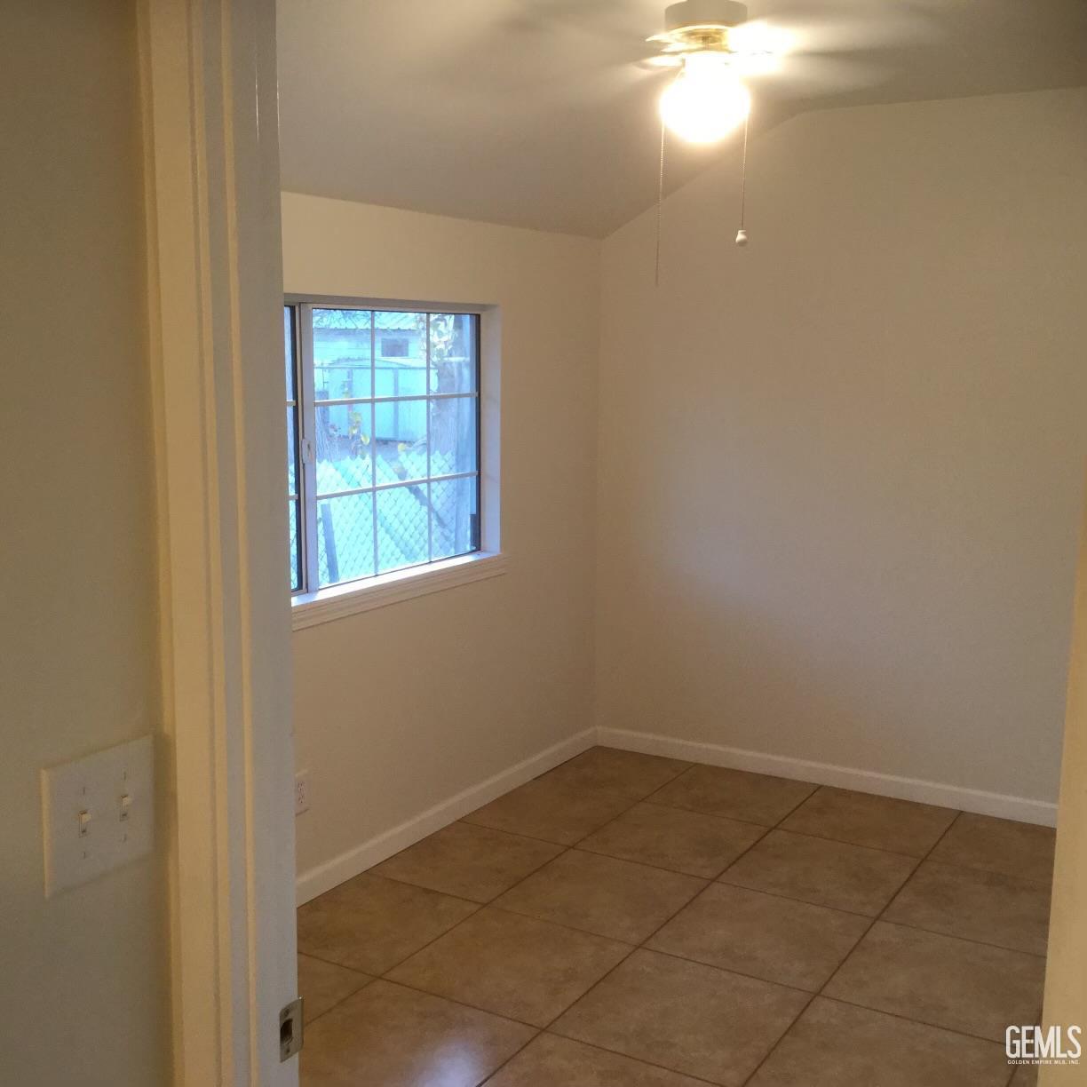 121 Roberts Lane — photo 9