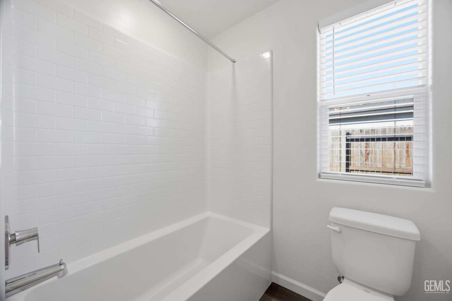 6003 Vespucci Avenue — photo 21