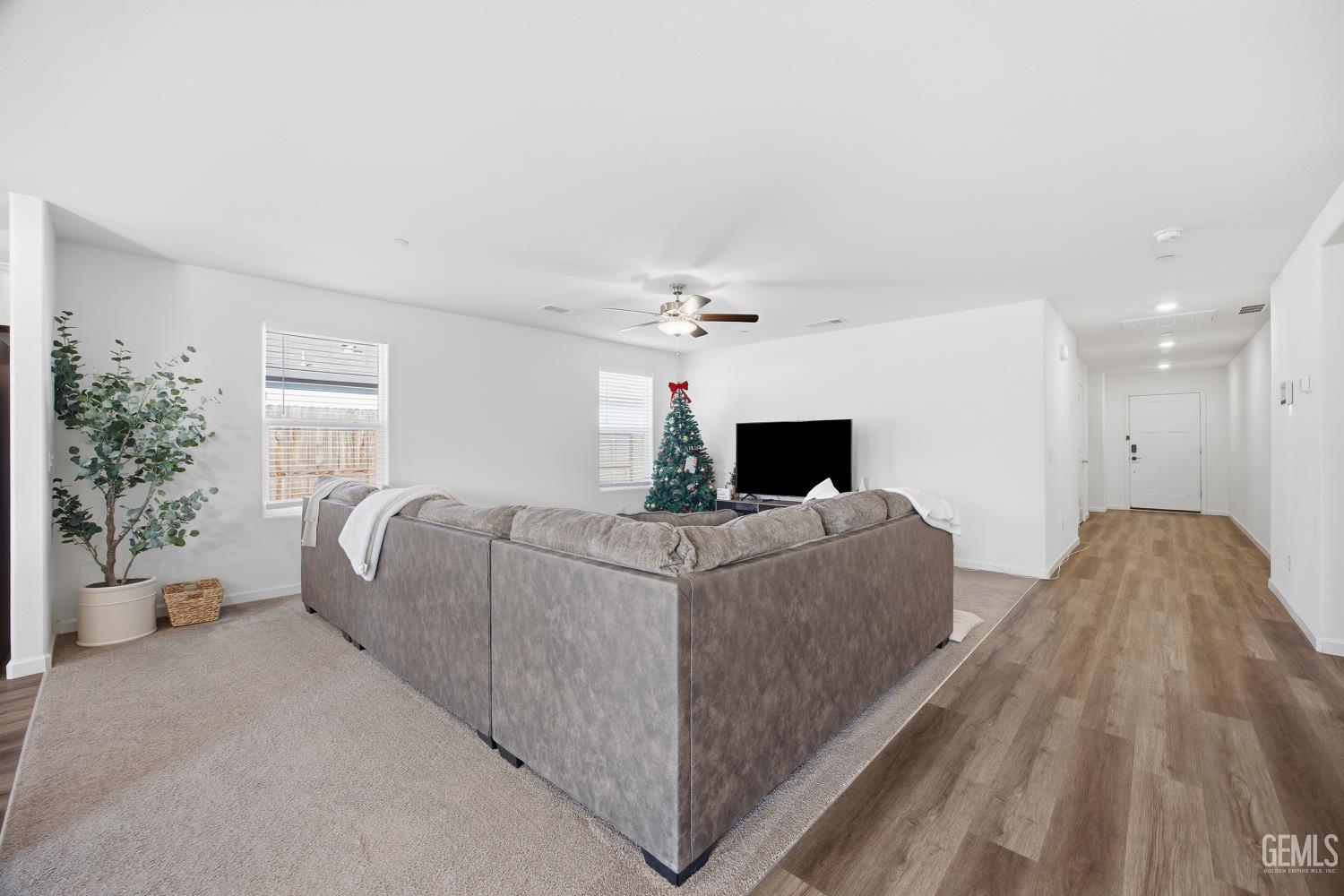6003 Vespucci Avenue — photo 9