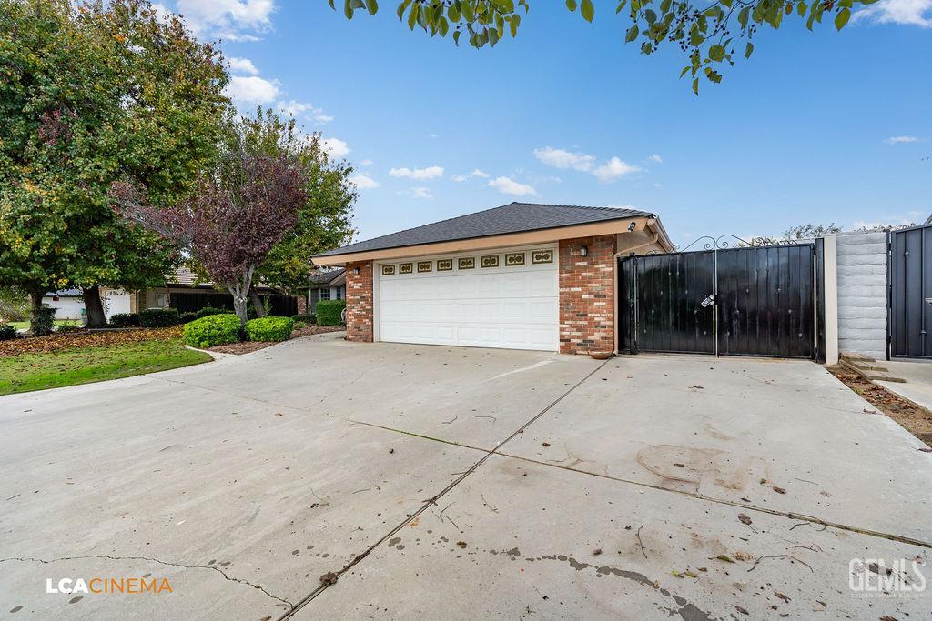 7712 Jensen Avenue — photo 4