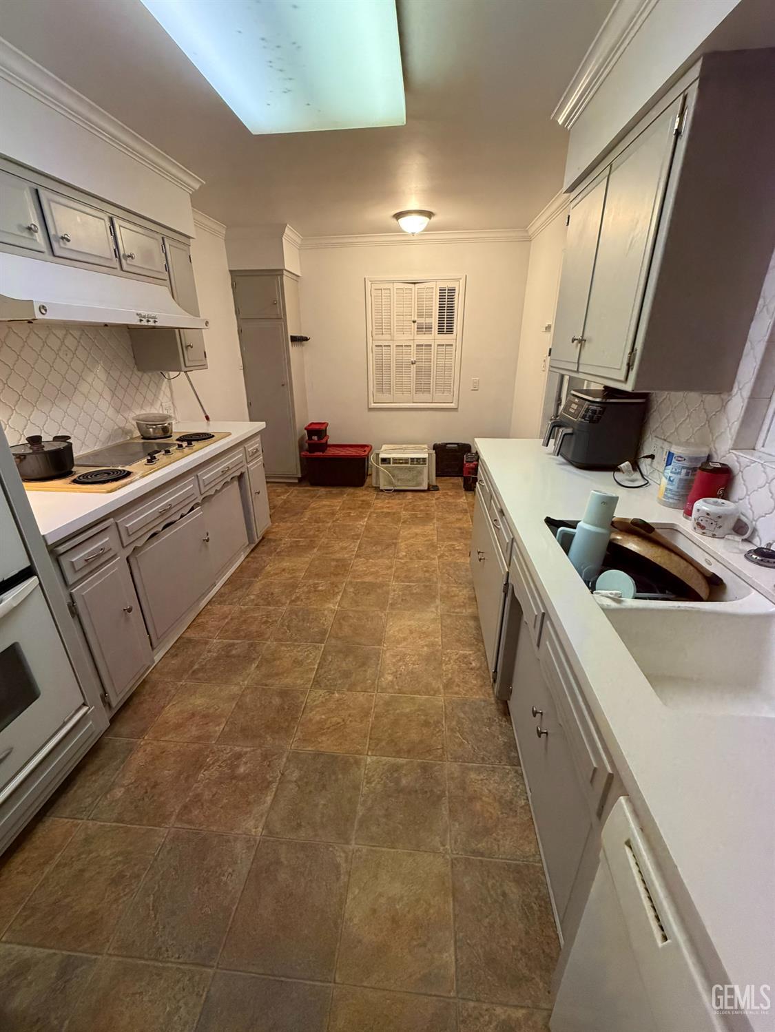 3314 La Cresta Drive