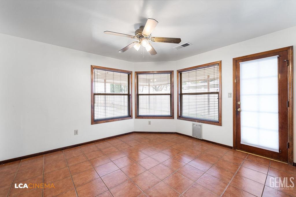 7712 Jensen Avenue — photo 13
