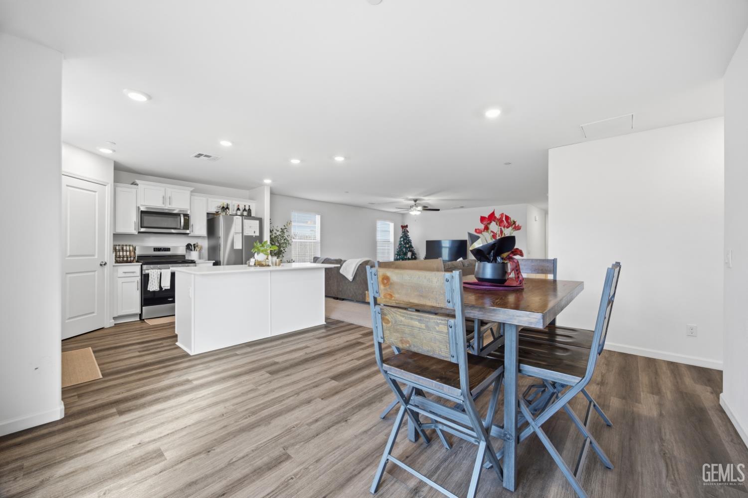 6003 Vespucci Avenue — photo 14