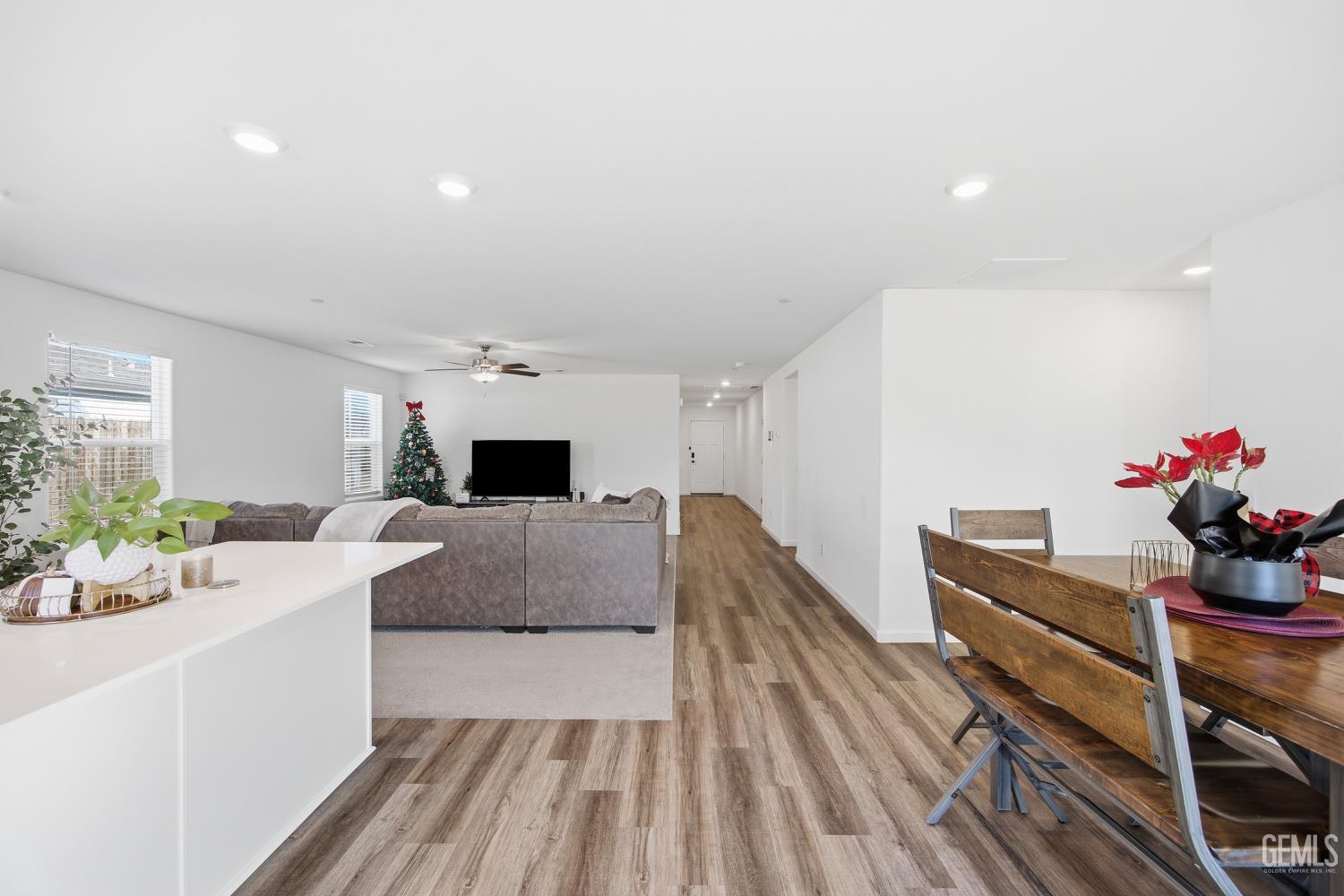 6003 Vespucci Avenue — photo 16