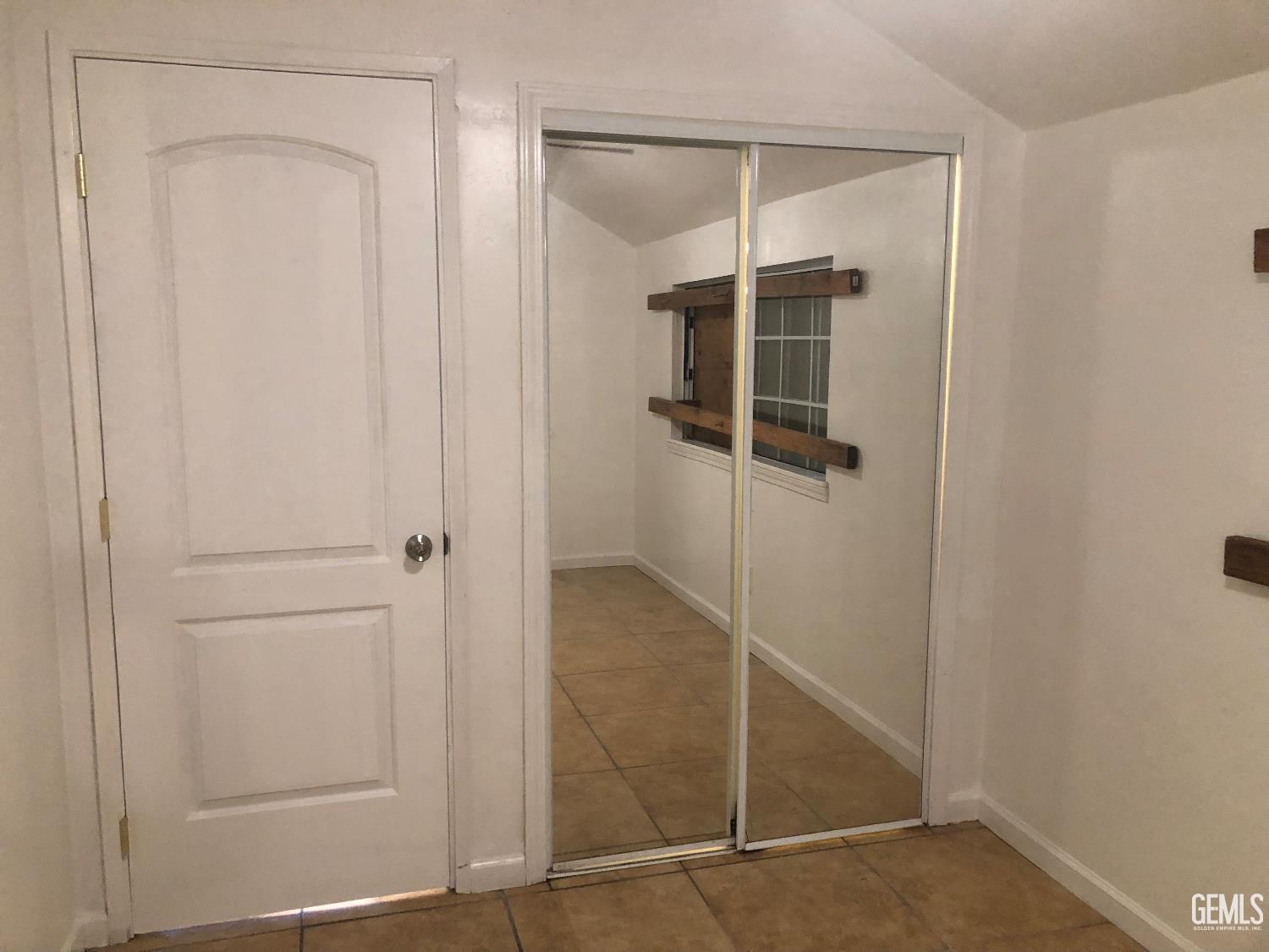 121 Roberts Lane — photo 4