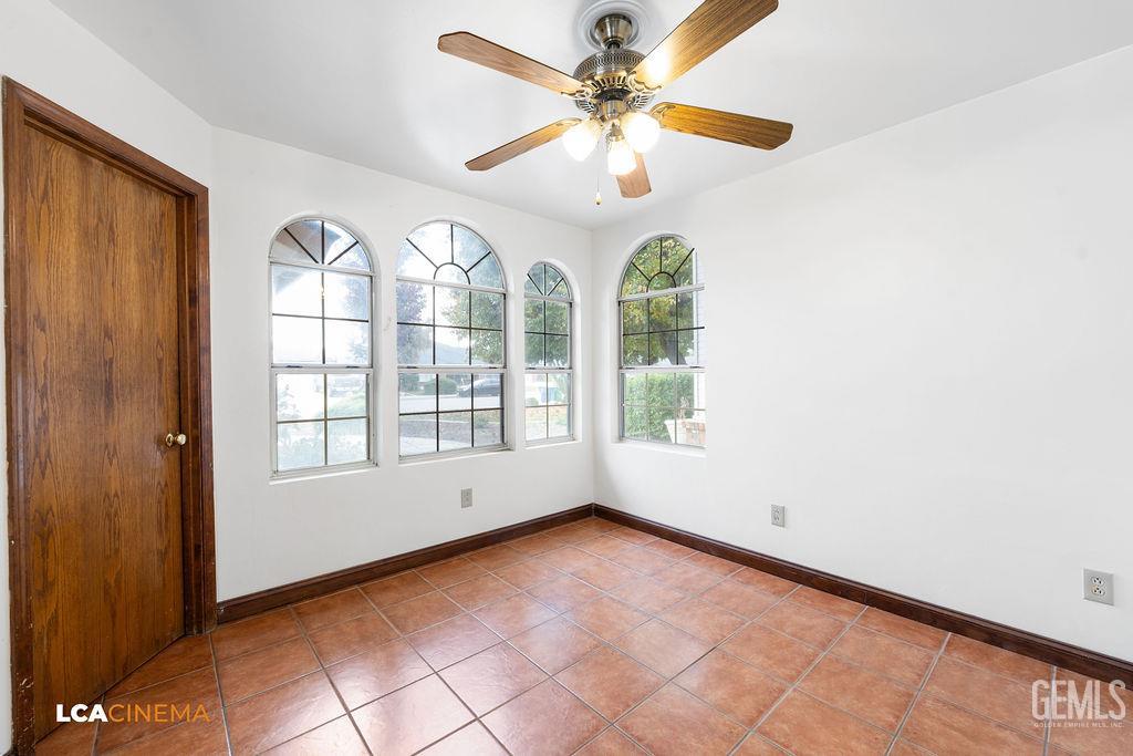 7712 Jensen Avenue — photo 12