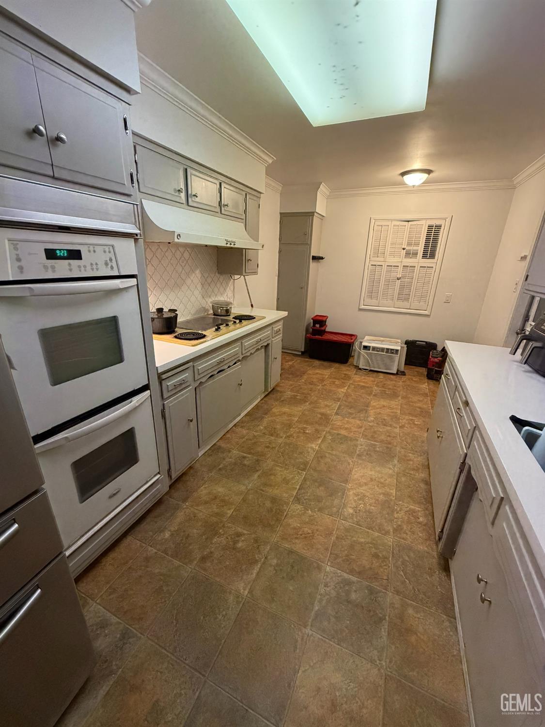 3314 La Cresta Drive