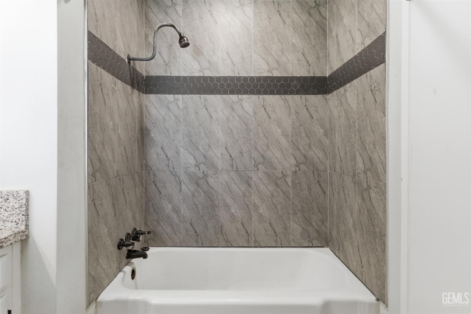 3104 La Casa Place — photo 13