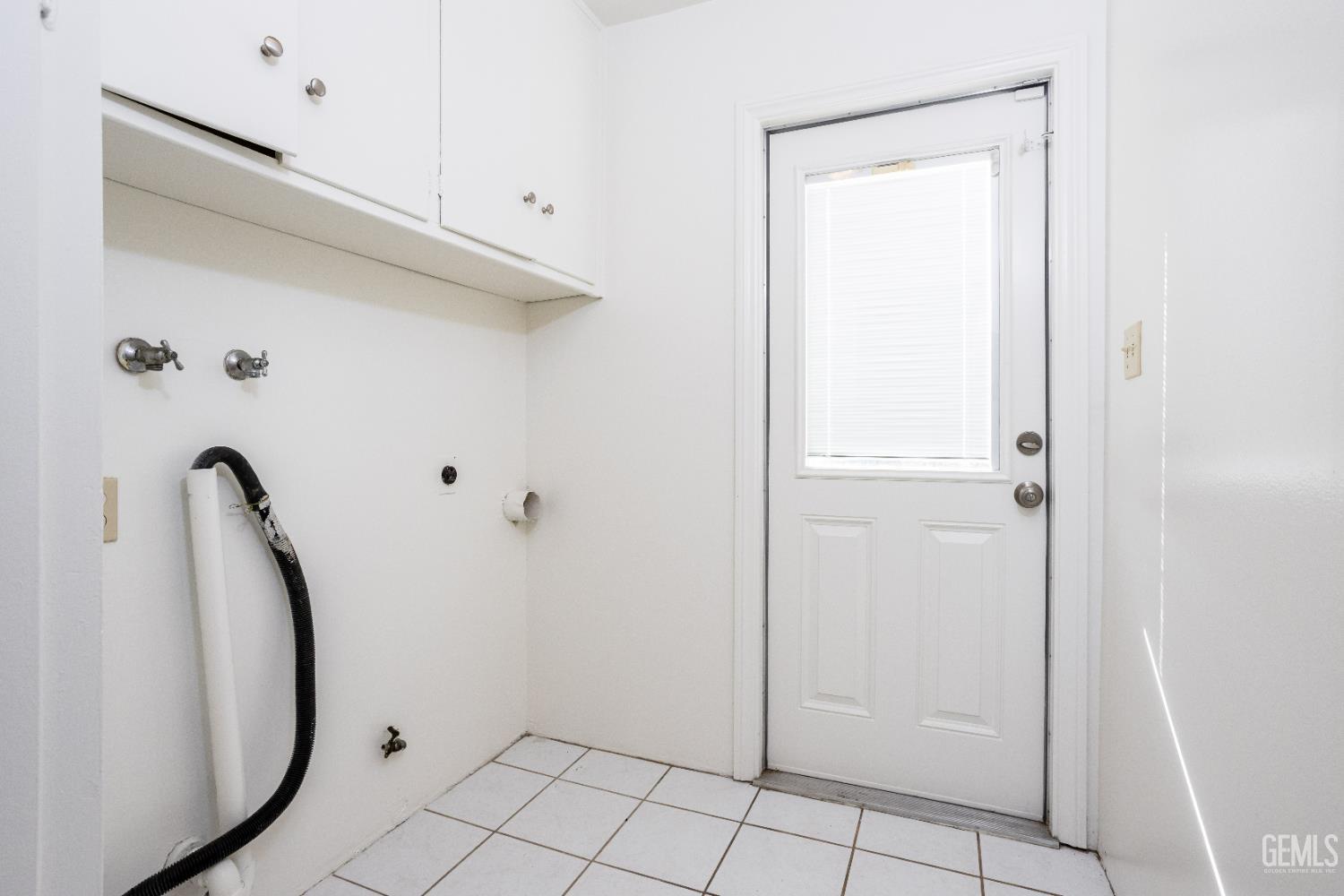 1105 Arena Way — photo 14