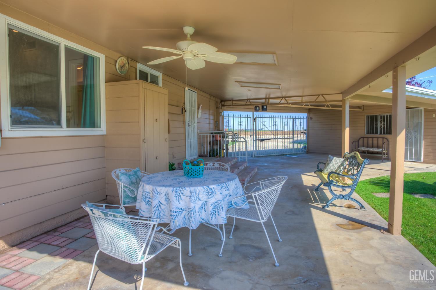 10115 Stenderup Avenue — photo 29