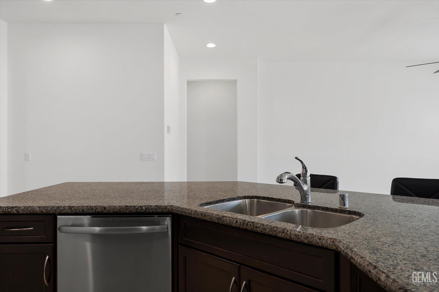 9702 Petersburg Place — photo 19