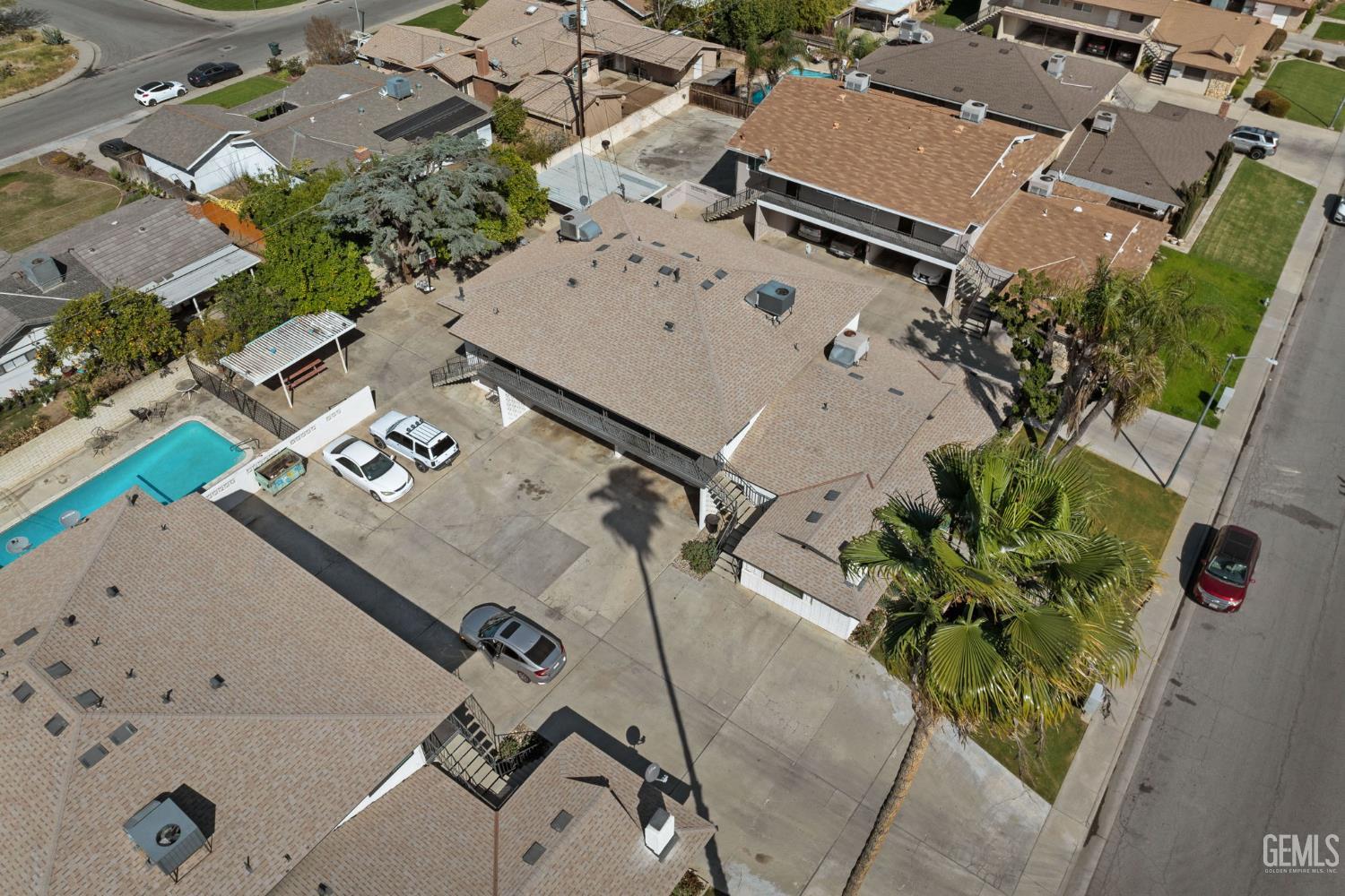 6206 Stockdale Highway — photo 17