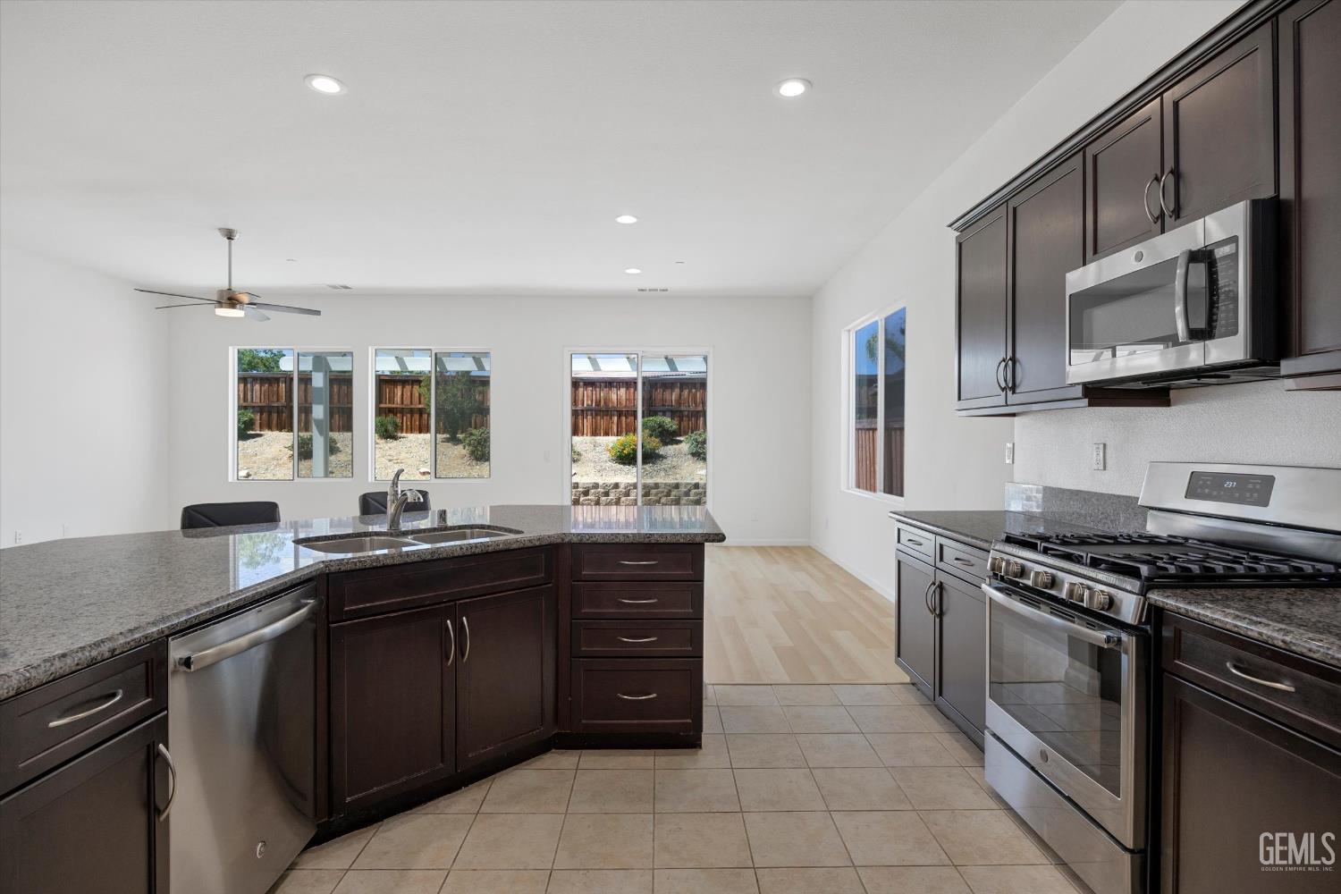 9702 Petersburg Place — photo 18