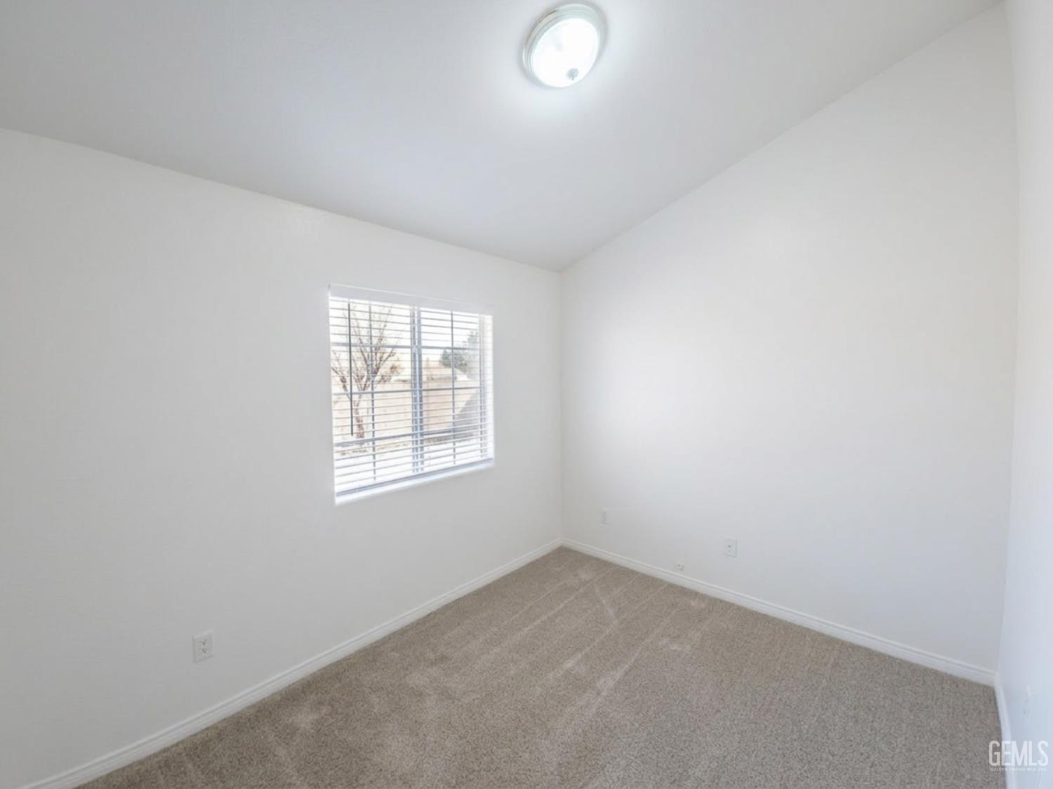 5226 San Mateo Drive — photo 10