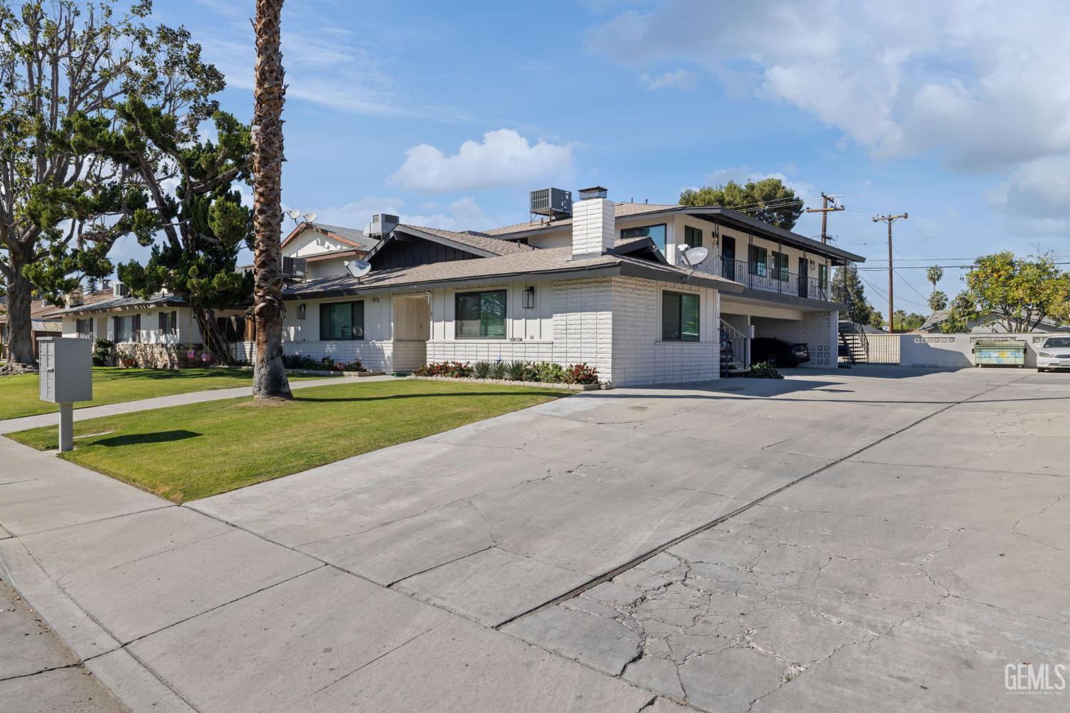 6212 Stockdale Highway — photo 5