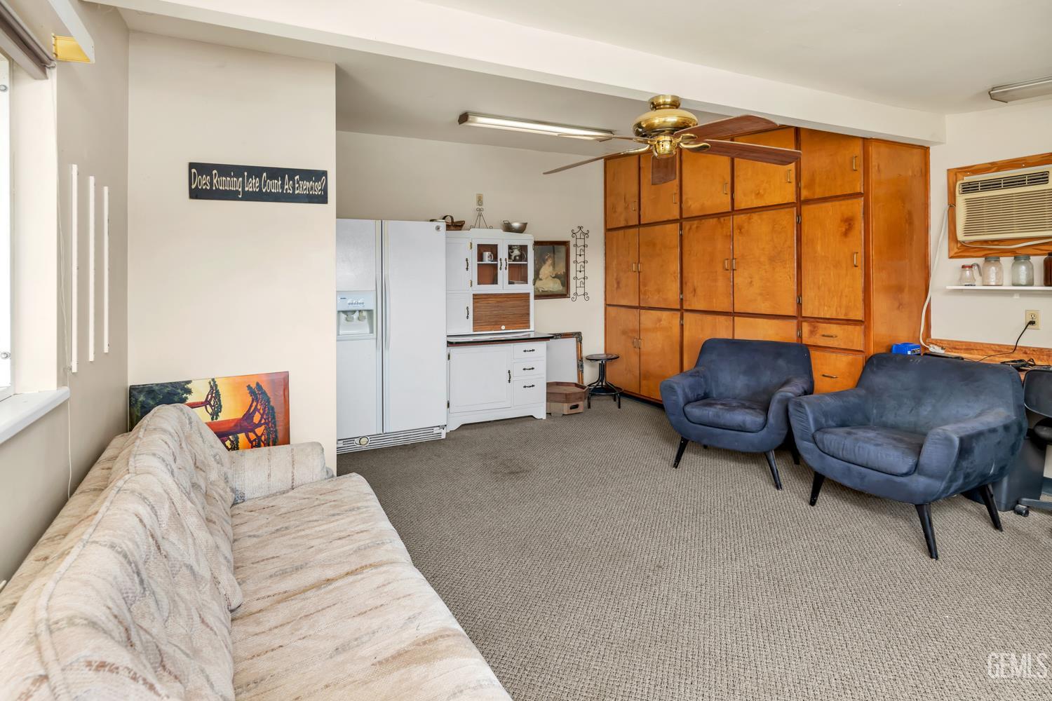 10115 Stenderup Avenue — photo 23