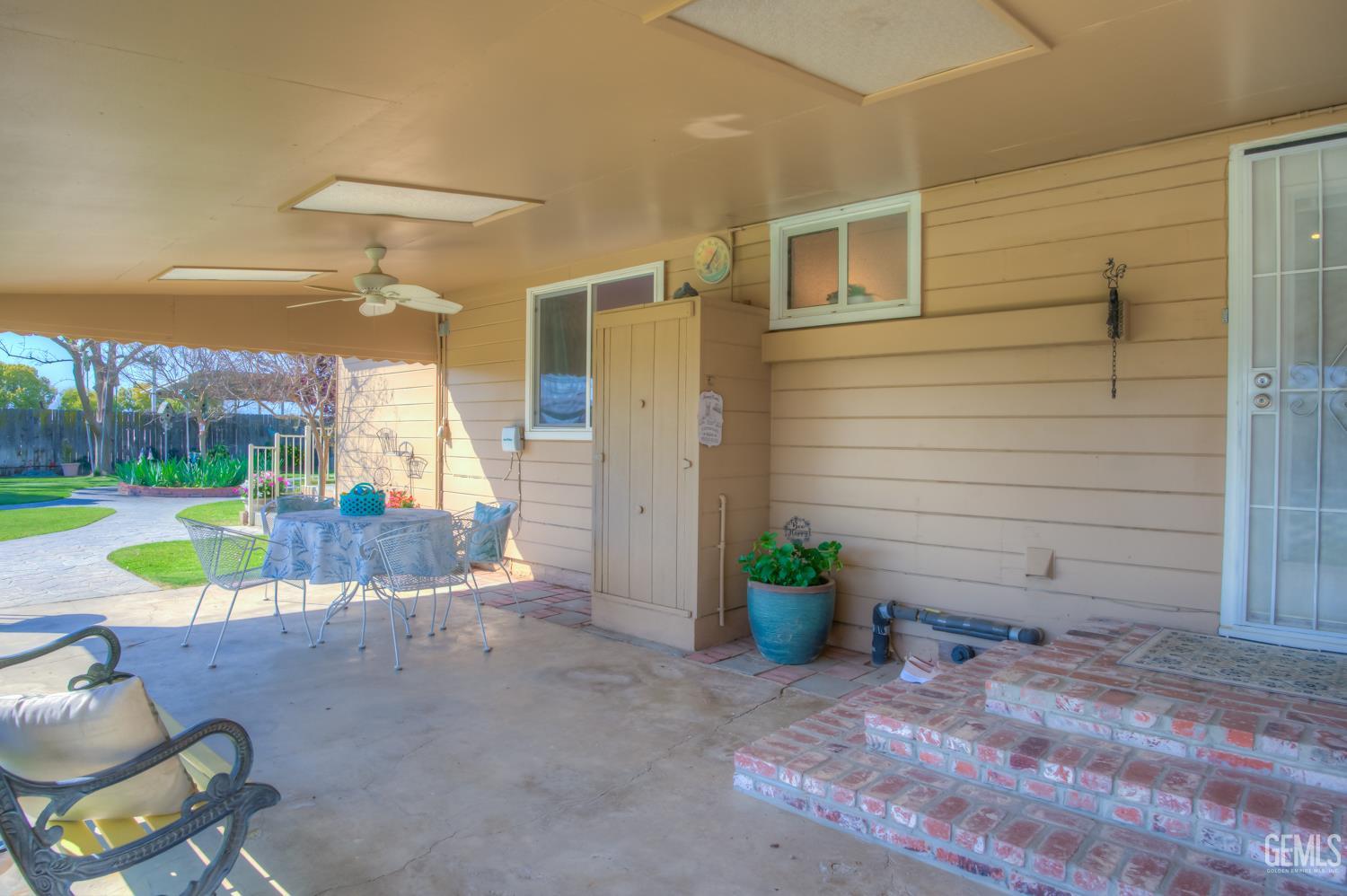 10115 Stenderup Avenue — photo 40