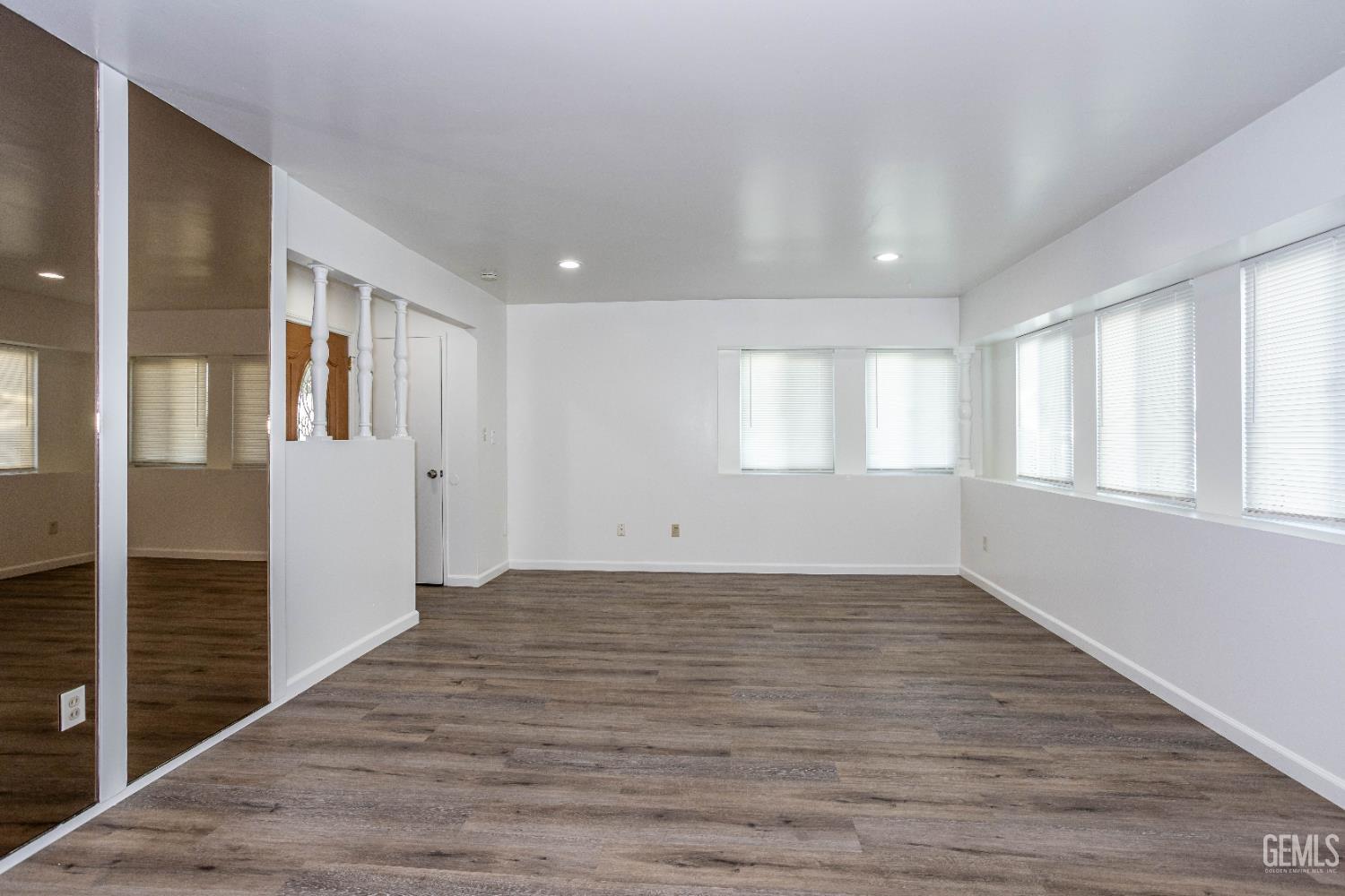 1105 Arena Way — photo 10