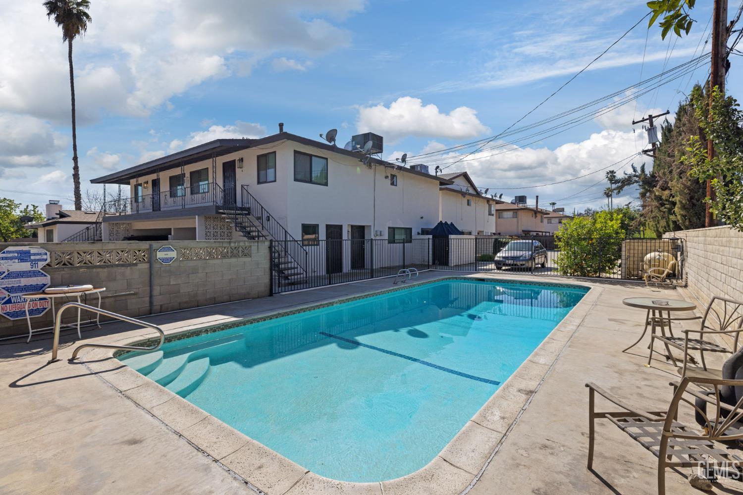 6212 Stockdale Highway — photo 9