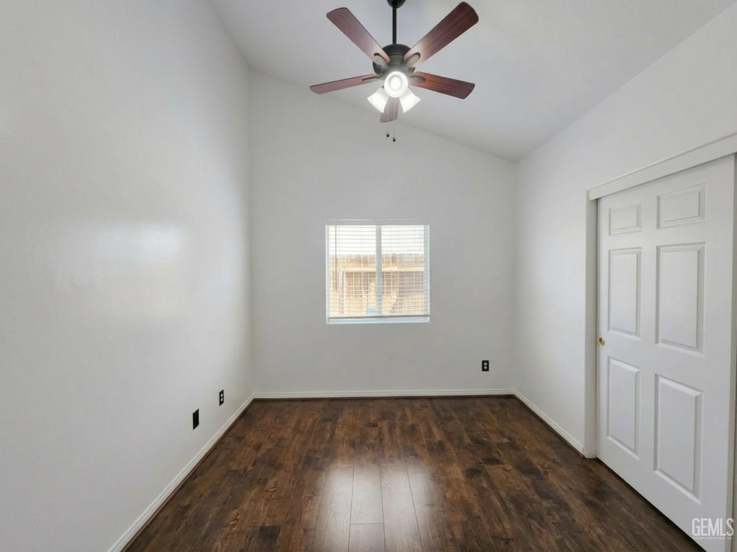 5226 San Mateo Drive — photo 13