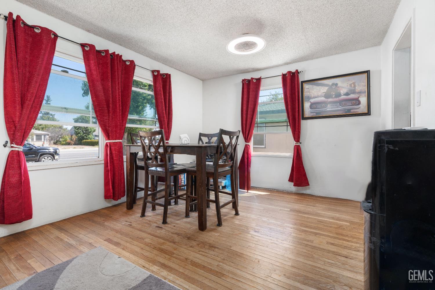2615 Truxtun Avenue — photo 7