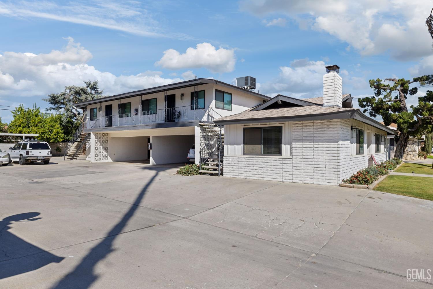 6206 Stockdale Highway — photo 10