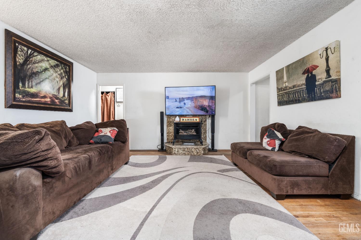 2615 Truxtun Avenue — photo 6