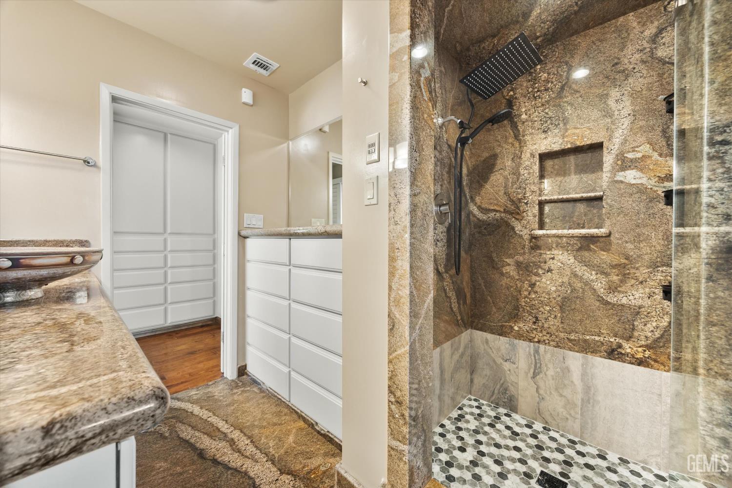 1812 Country Club Drive — photo 42