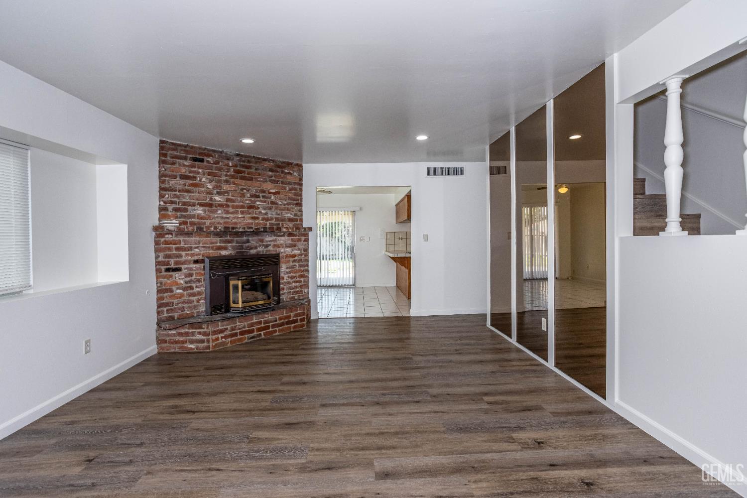 1105 Arena Way — photo 9