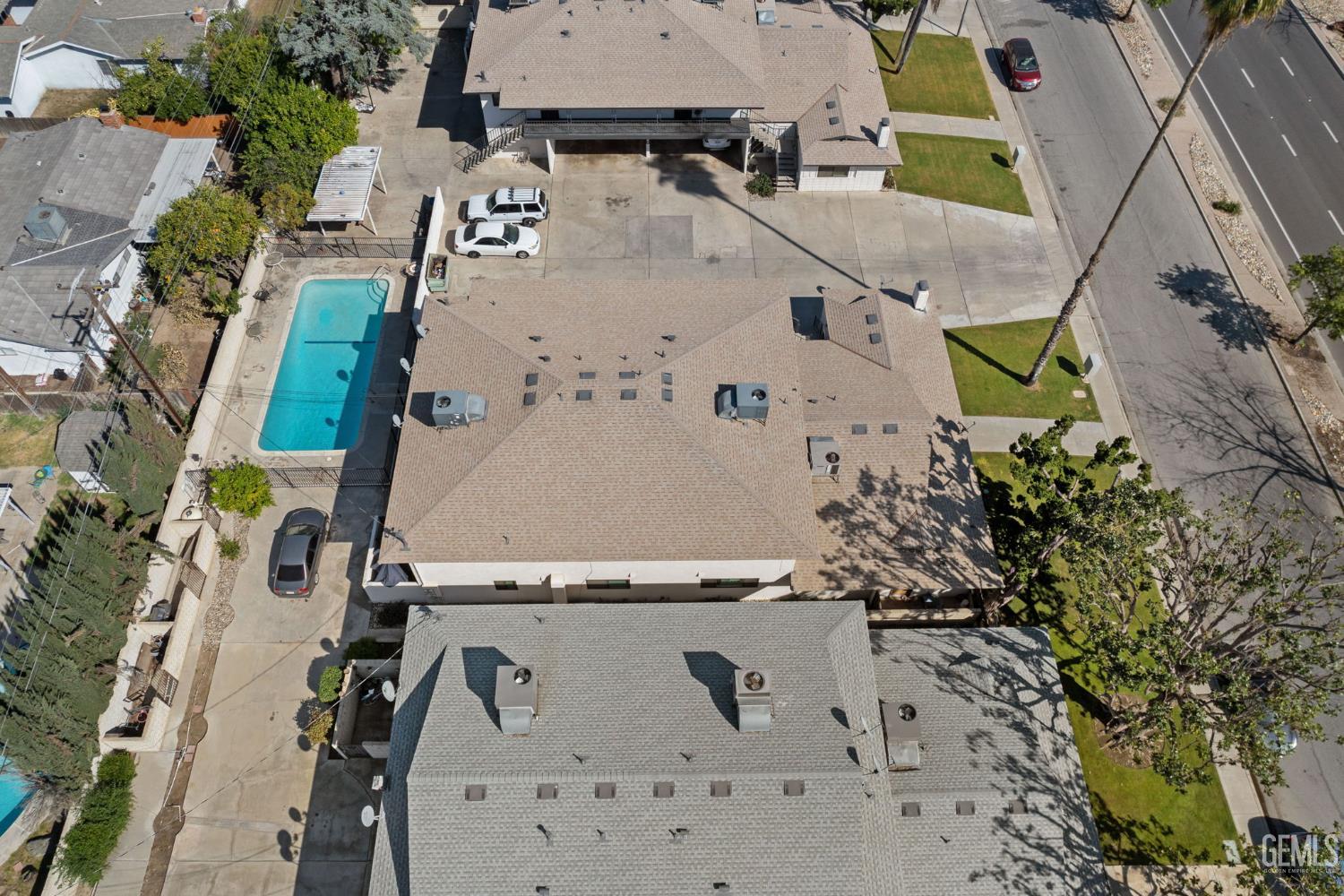 6212 Stockdale Highway — photo 12