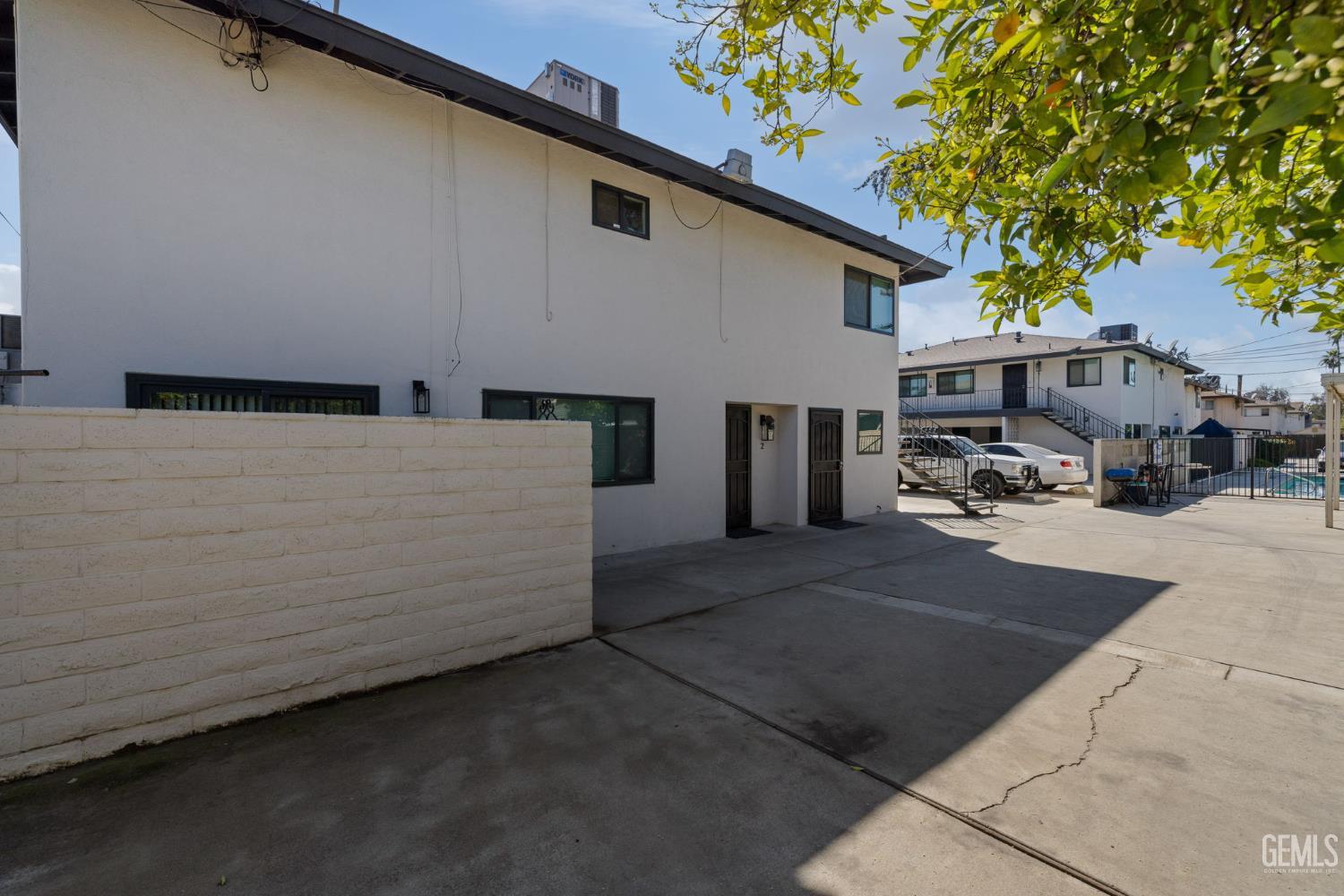 6206 Stockdale Highway — photo 15