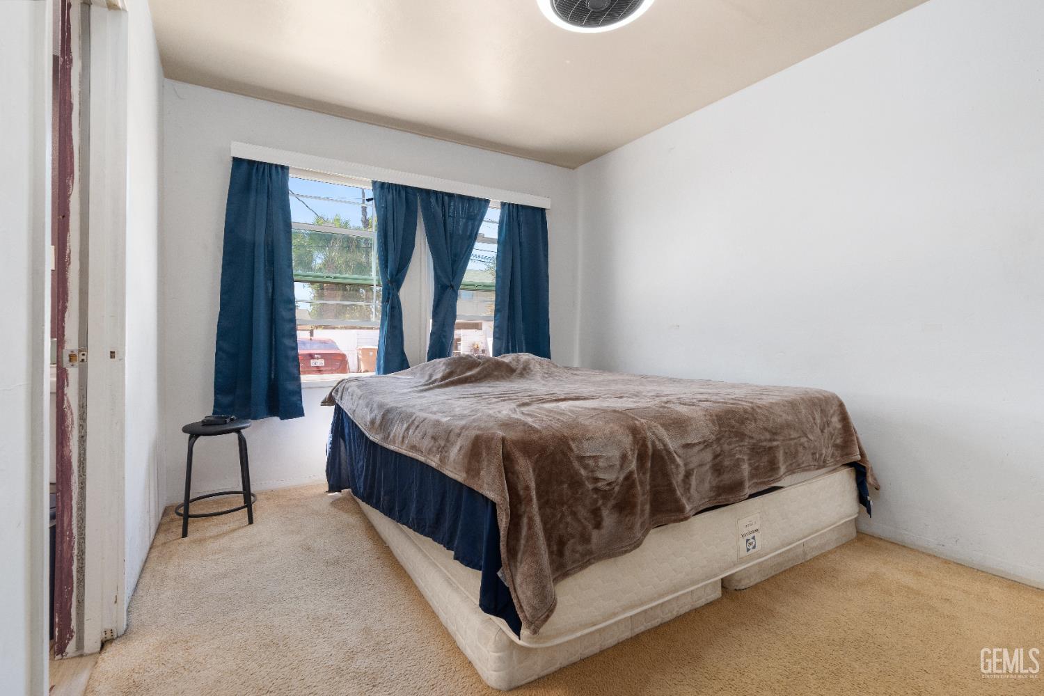 2615 Truxtun Avenue — photo 17