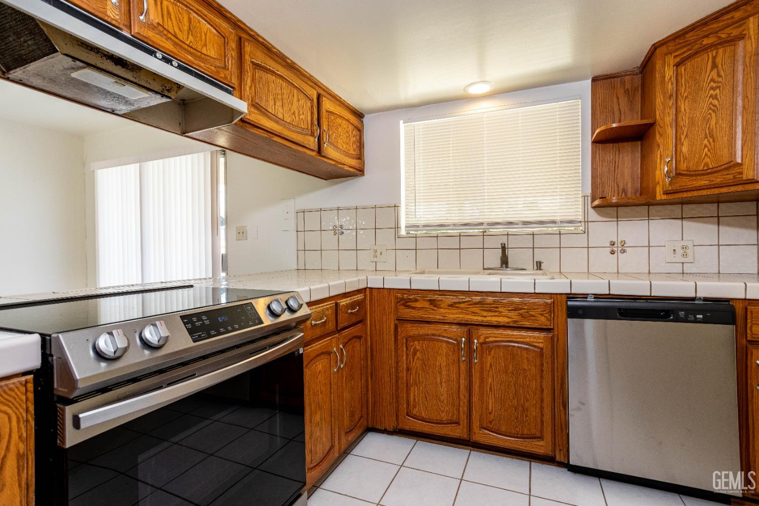 1105 Arena Way — photo 13