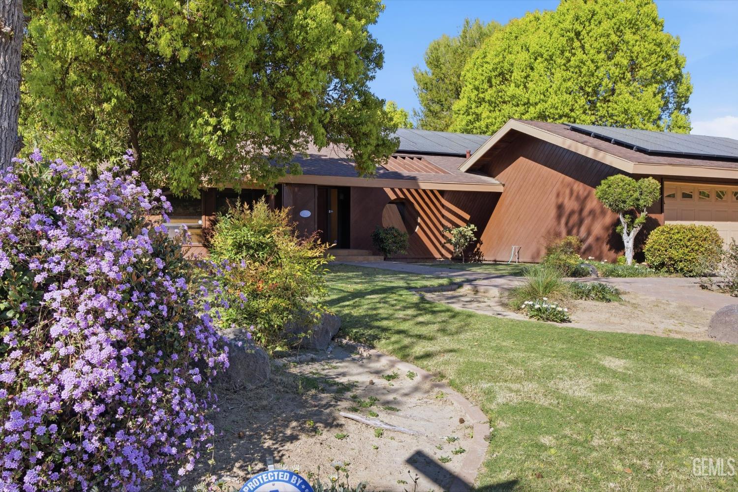 7700 Las Cruces Avenue — photo 5