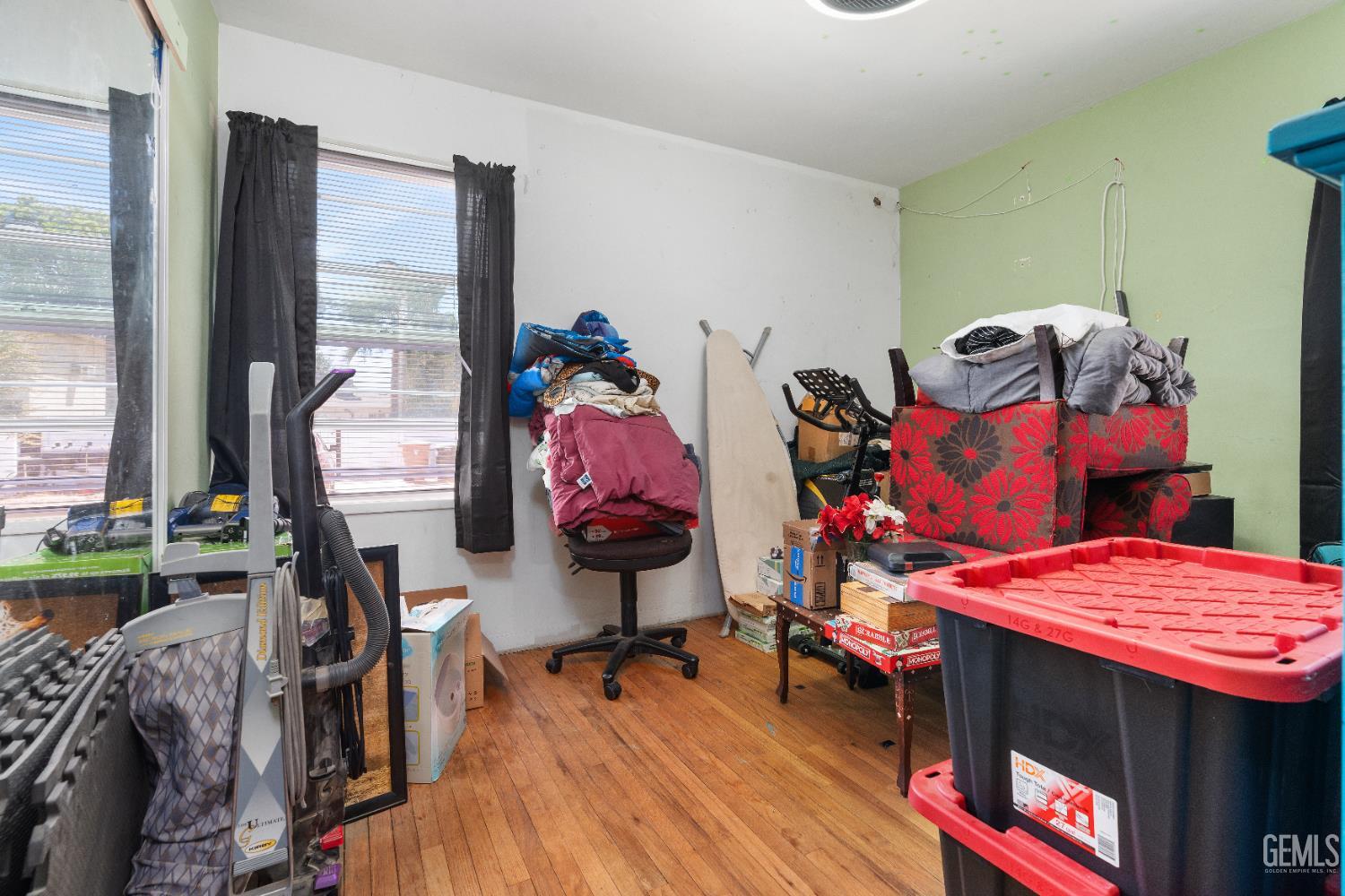 2615 Truxtun Avenue — photo 19