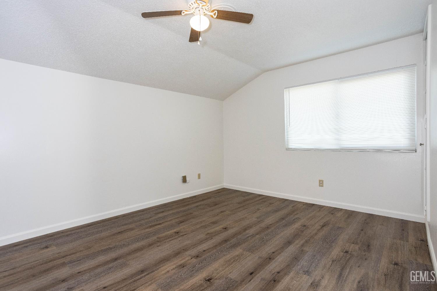 1105 Arena Way — photo 23