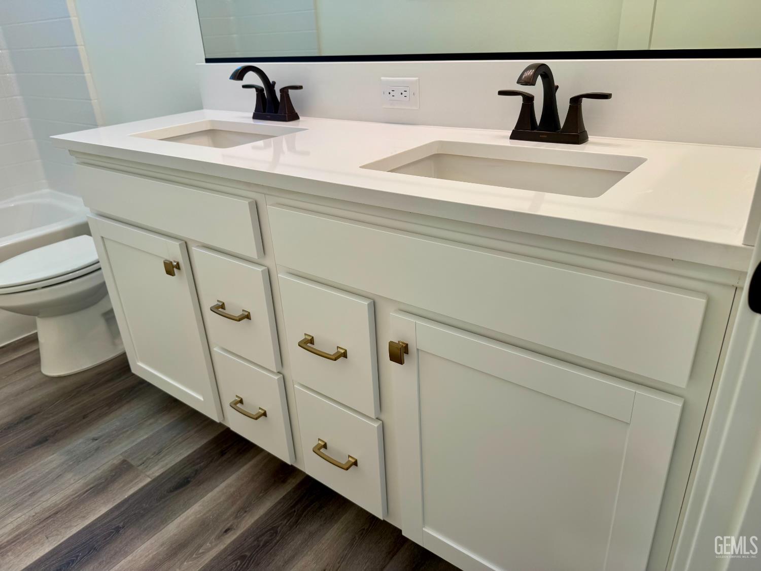 14709 Rutherford Park Ave — photo 11